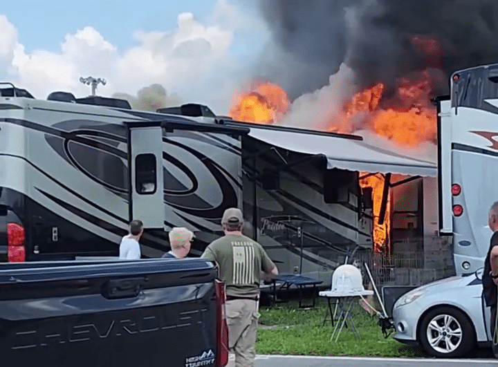 Fire Accident Kills Five Show Dogs Before Florida Dog Show